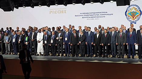 Вольфович назвал необратимым процесс формирования многополярного мироустройства