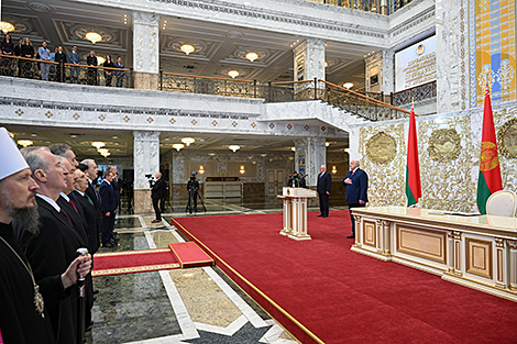 Лукашенко сделал комплимент белорусскому народу и признался, что он - счастливый Президент