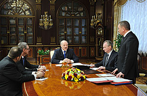 Лукашенко: Парламент должен играть более заметную роль в обществе