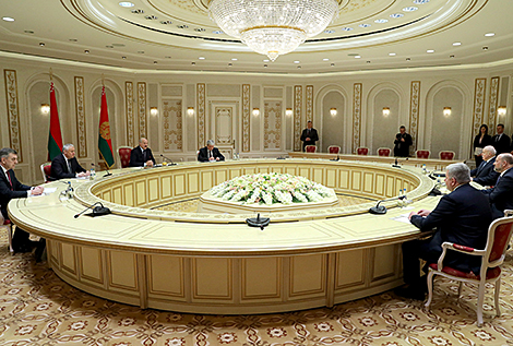 Лукашенко: мы сохраняем большой интерес к прямым контактам с регионами России