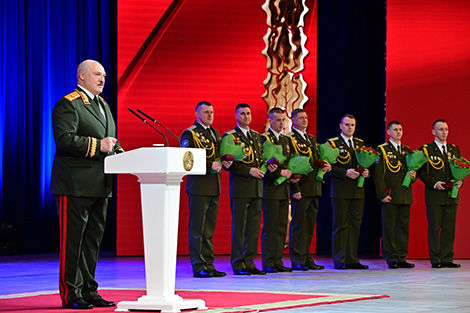 Лукашенко: мы, белорусы, хотим мирно жить и работать