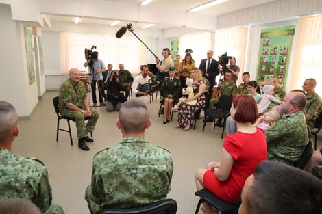 Лукашенко считает свою службу в погранвойсках судьбоносной для президентской карьеры