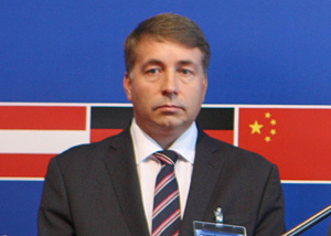 Аугулис: Инициатива 