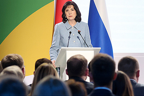 Кочанова - молодежи: сегодня борьба идет не за будущее, а за прошлое, которое пытаются осквернить