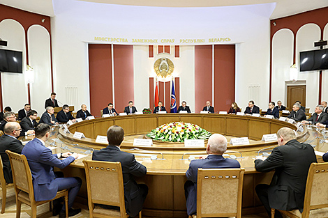 Головченко: Беларусь готова развивать равноправные и взаимовыгодные отношения с народами всех стран без исключения