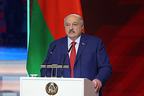 Лукашенко: никому не позволим переписать героическую историю советского народа