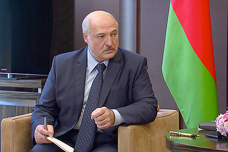 Лукашенко о протестах в Минске: пока красные линии никто не нарушал
