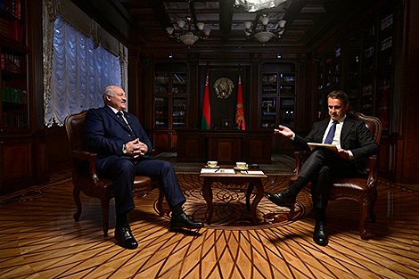 Лукашенко о внешней политике Беларуси: я никогда на двух стульях не сидел