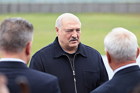 Лукашенко: надо ускоряться минимум в два раза
