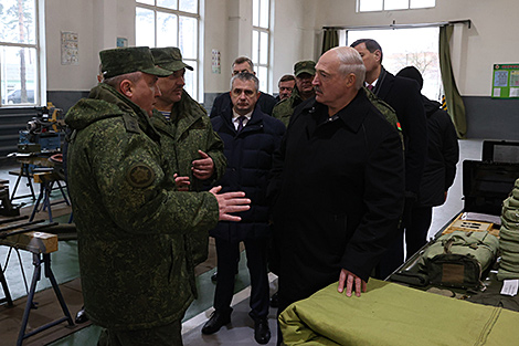 Лукашенко: сегодня убедился, что военные у нас молодцы