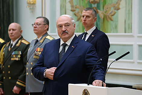 Лукашенко: для отдельных представителей сильных мира сего война - более выгодный бизнес, чем мир