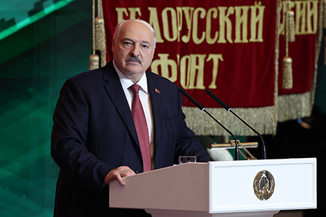 Лукашенко: Беларусь под чистым небом - цель всей нашей политики