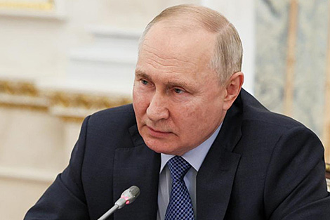 Путин поблагодарил Лукашенко за его усилия и вклад в разрешение попытки мятежа в РФ
