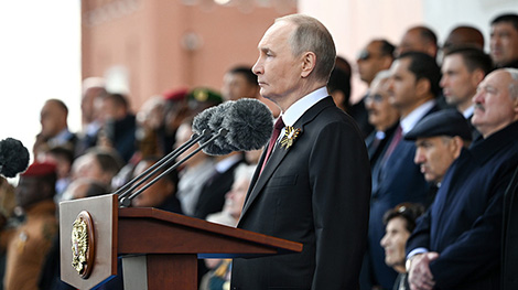 Путин на параде на Красной площади напомнил о мужестве защитников Беларуси