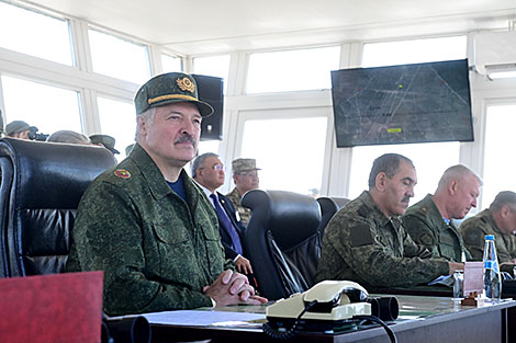 Лукашенко на учении 