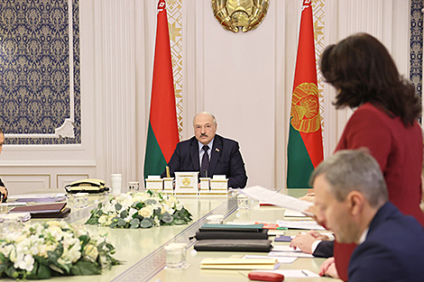 Стабилизировать общество на всех этапах его развития. Лукашенко назвал главную роль ВНС