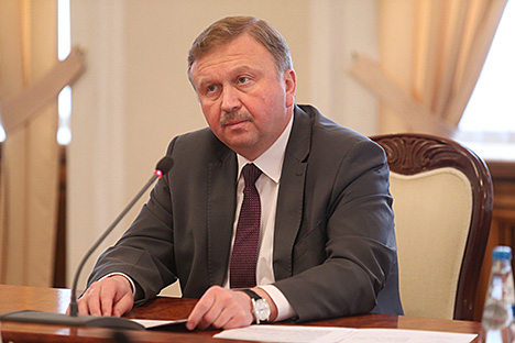 Кобяков: Беларусь видит большие перспективы для развития инвестиционного сотрудничества с Оманом