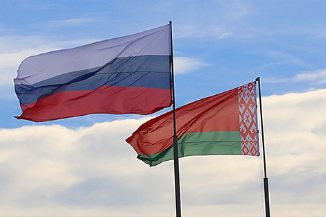 Лукашенко: поставить на колени Беларусь и Россию никому не удастся
