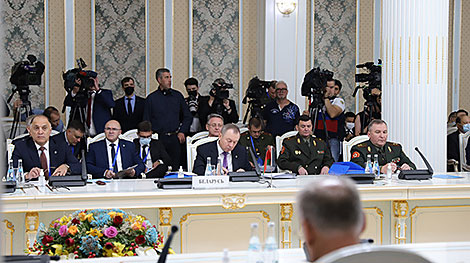 Макей: западные партнеры искусственно создают проблемы для Беларуси