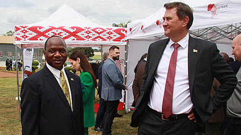 Belarus, Zimbabwe sign agreement on production, assembly and sale of buses