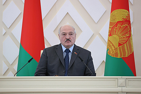 Lukashenko mentions possible response to ban on Belarusian shipments via Klaipeda port