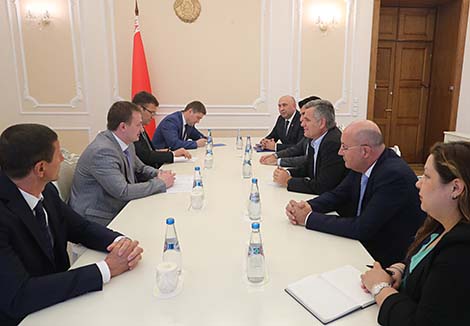 Turchin, Turkcell Group discuss promotion of BeST telecom operator in Belarus