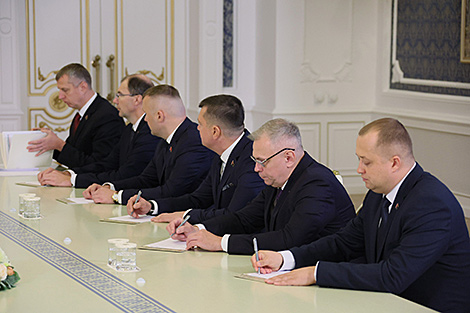 Lukashenko instructs new heads of Belarus’ major enterprises to tackle problems Lukashenko instructs new heads of Belarus’ major enterprises to tackle problems