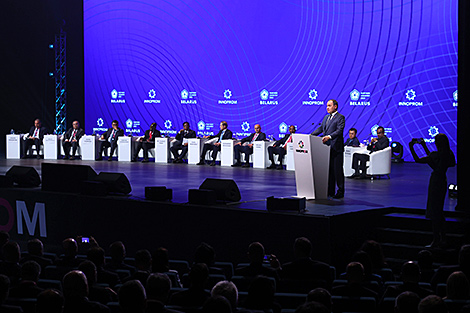 PM reveals deadline for development of first Belarus-Russia aircraft