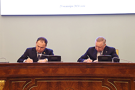 Belarus, St. Petersburg sign documents on cooperation
