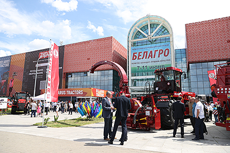 Cuba interested in Belarusian farm machinery, foodstuffs