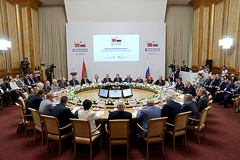 Russian companies increasingly active at Belarusian commodity exchange in January-May