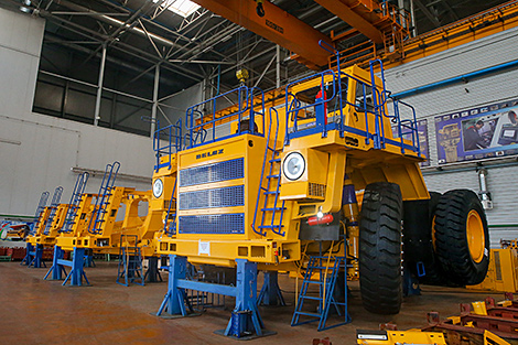 BelAZ to ship 96 haul trucks to India