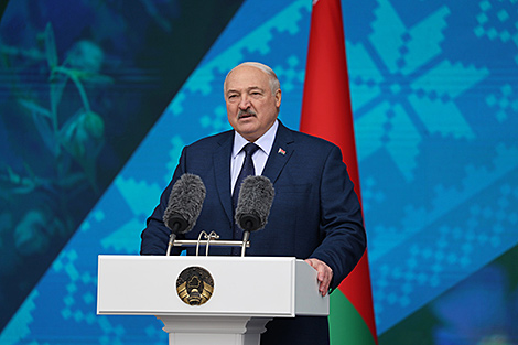 Lukashenko wants export of flax goods doubled over five years