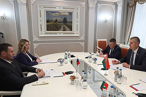 Belarus President Administration head meets with Russia’s Khabarovsk Territory governor