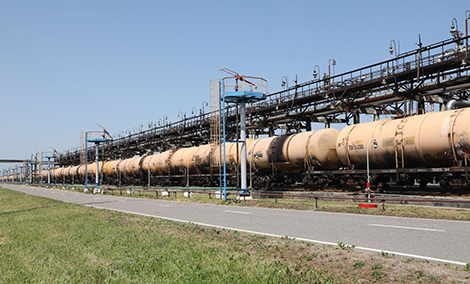 Belarus signs long-term oil supply contract with Azerbaijan's SOCAR