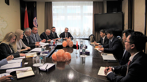 China eager to help Belarus modernize cement plants, oil refineries