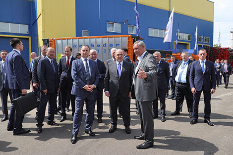 Premiers of Belarus, Russia, Uzbekistan visit Amkodor