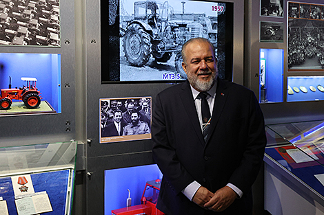 Cuban PM discusses promising areas of cooperation with Belarusian MTZ