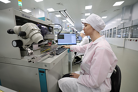 Lukashenko: Domestic microelectronics industry is doing well, but can do even better in 2025