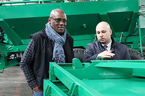 Belarusian Bobruiskagromash, MTZ-Guinee seek closer ties