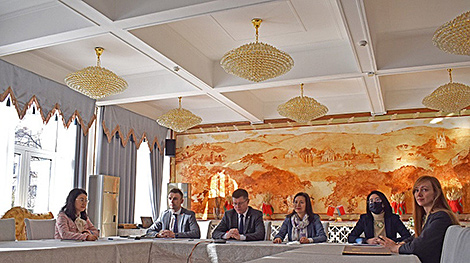 Belarus, China discuss opening new online shops to sell Belarusian goods