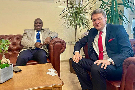 Belarus’ marketing center, Equatorial Guinea ambassador discuss cooperation areas