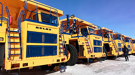 Batch of 55-tonne BelAZ trucks nearly assembled in Russian Norilsk