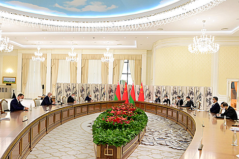 Lukashenko satisfied with talks with Xi Jinping in Samarkand