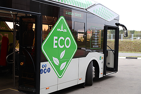 Belarusian MAZ presents new electric bus in Kiev