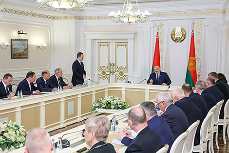 Lukashenko wants strict order restored at filling stations