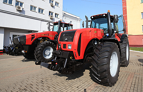 Uzbekistan to produce 5,000 MTZ tractors, 500 Gomselmash harvesters annually