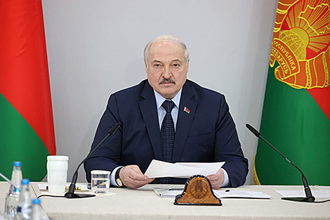 Lukashenko ready to grant all kinds of powers to executives in agriculture