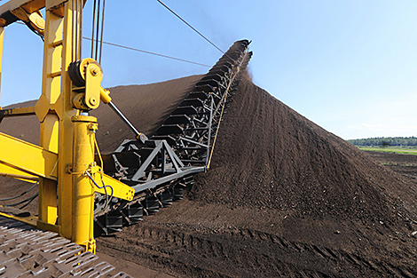 Belarus to offer peat, quartz to China