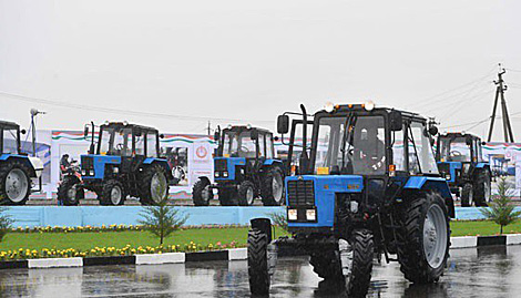 Afghanistan to buy Belarusian tractors assembled in Tajikistan